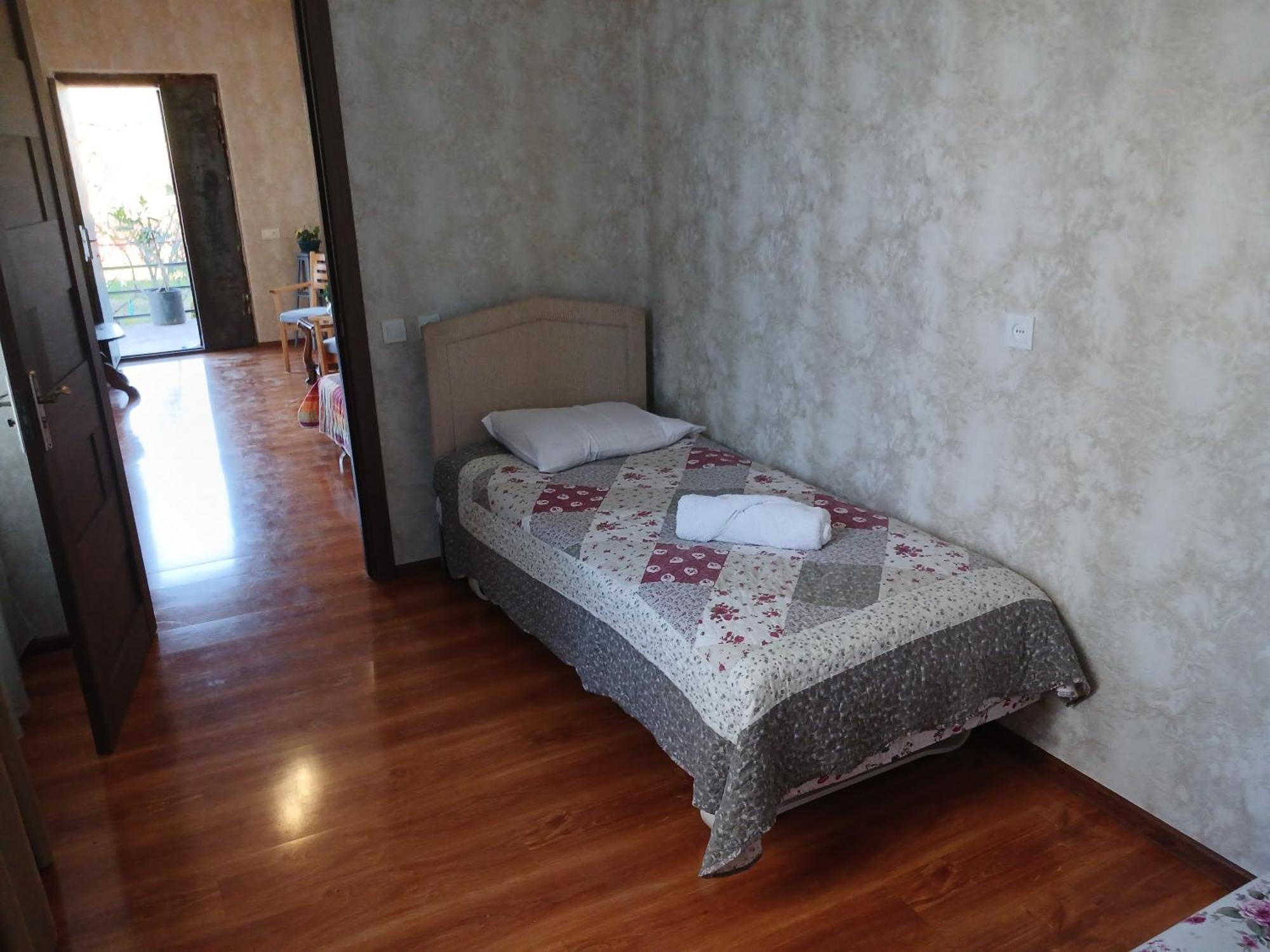 Guest House Nano Martvili Εξωτερικό φωτογραφία