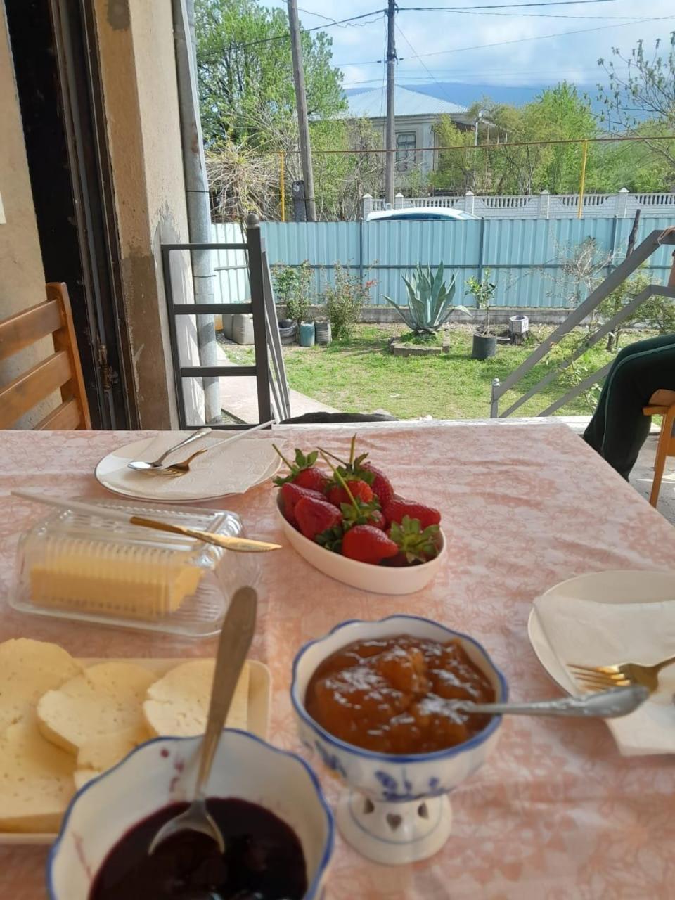 Guest House Nano Martvili Εξωτερικό φωτογραφία