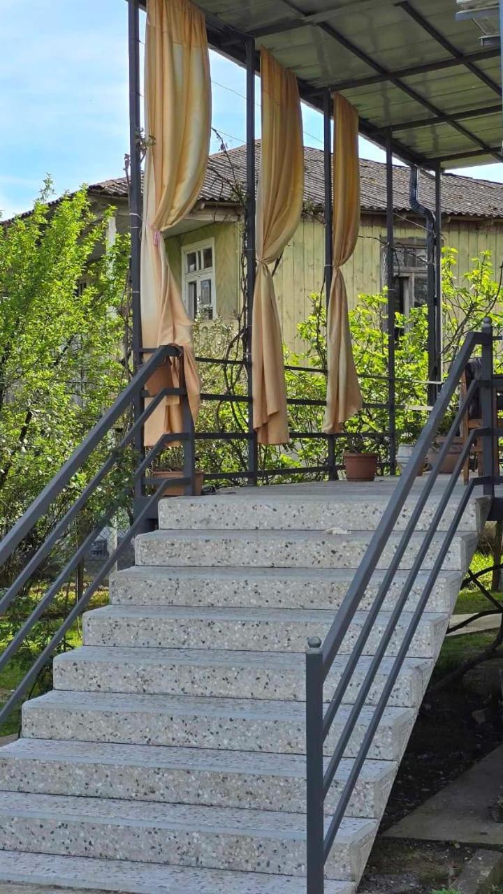 Guest House Nano Martvili Εξωτερικό φωτογραφία